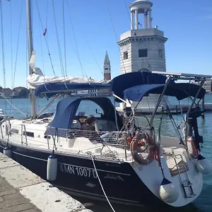  Botel Luxury House Boat Italy